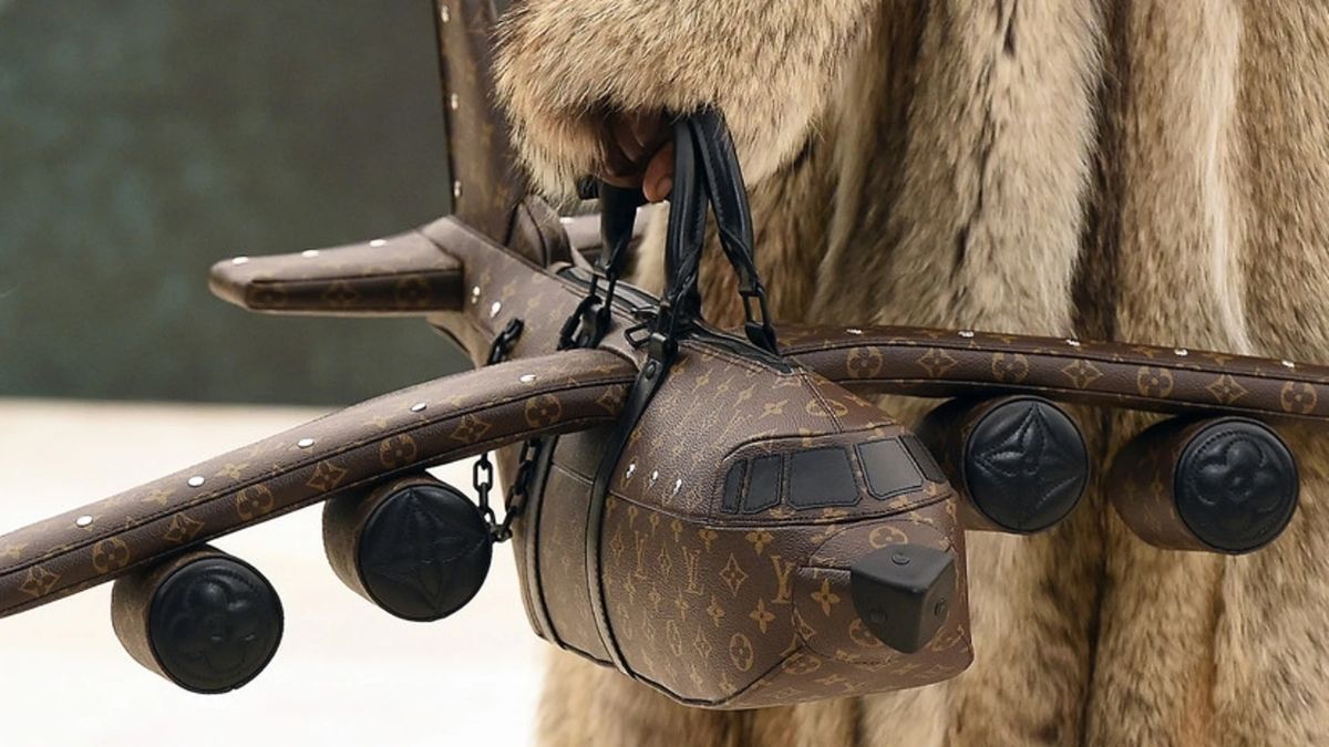 Este bolso con mucho ‘arte de viajar’ tiene un precio que supera al de algunos aviones