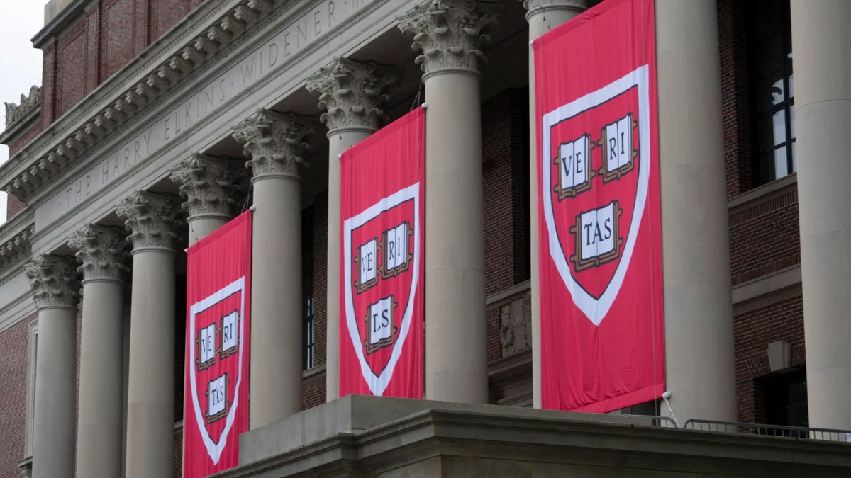 Harvard denuncia a Trump por bloquear a estudiantes internacionales: “es una represalia ilegal”